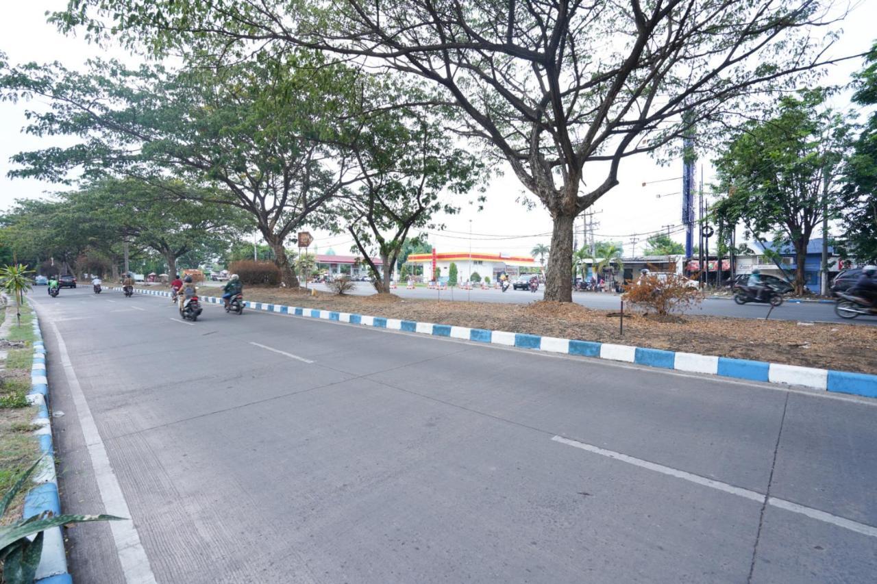 Oyo 2092 Menara Sakti Sejahtera Syariah 2* Sidoarjo
